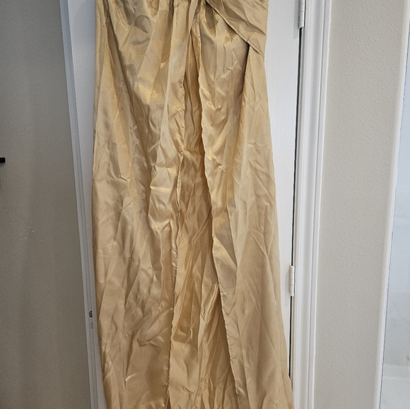 Cape for Holloween one size fits all - Picture 2 of 4